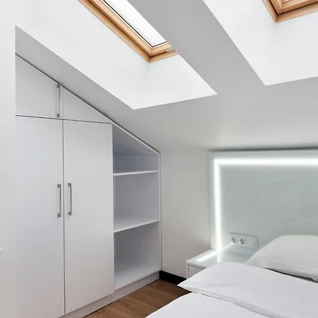 Leogrand On Doroshenka 38